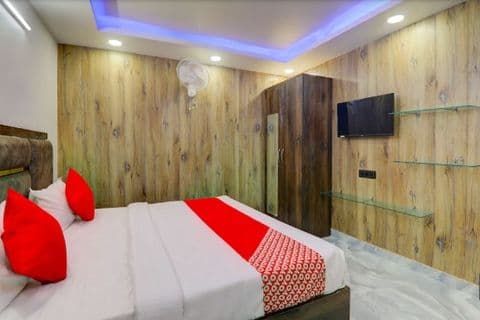 Deluxe Room image 3