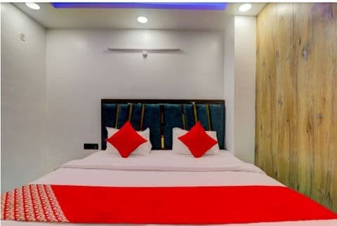 Deluxe Room image 2